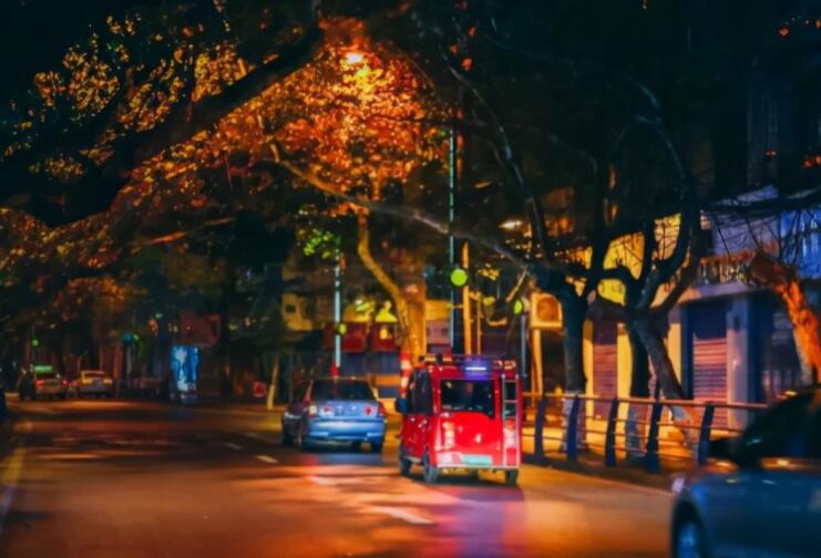 夜景美的说说文案