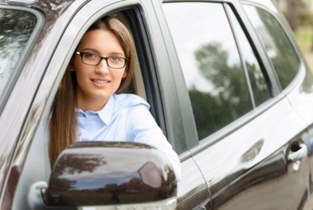 形容女孩子开车的句子文案