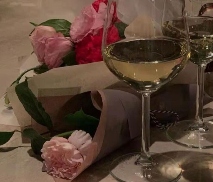 分手后洒脱的句子文案图片