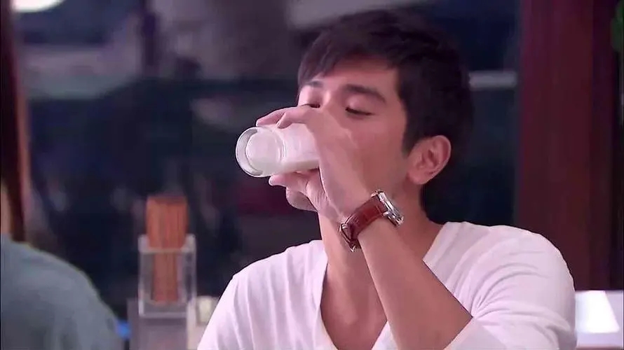 形容男生腼腆羞涩地句子文案