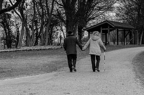 默默等待一个人的诗词