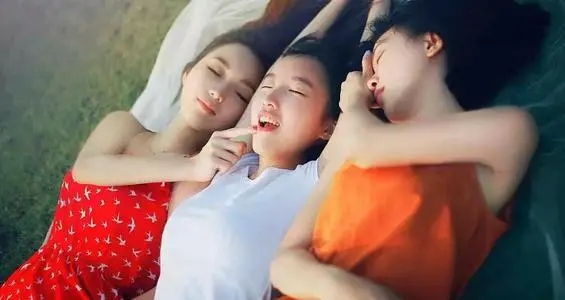 致闺蜜的暖心说说文案