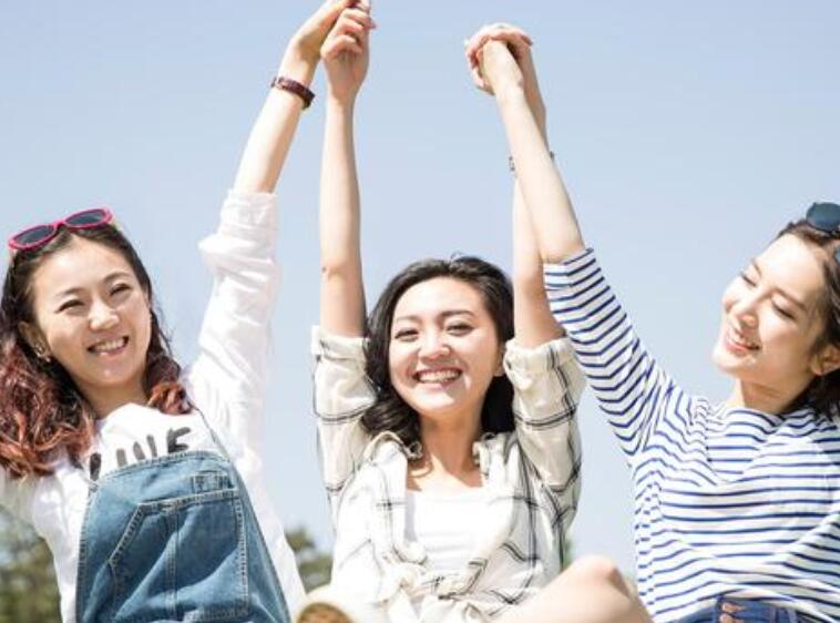 和闺蜜在一起开心的说说文案