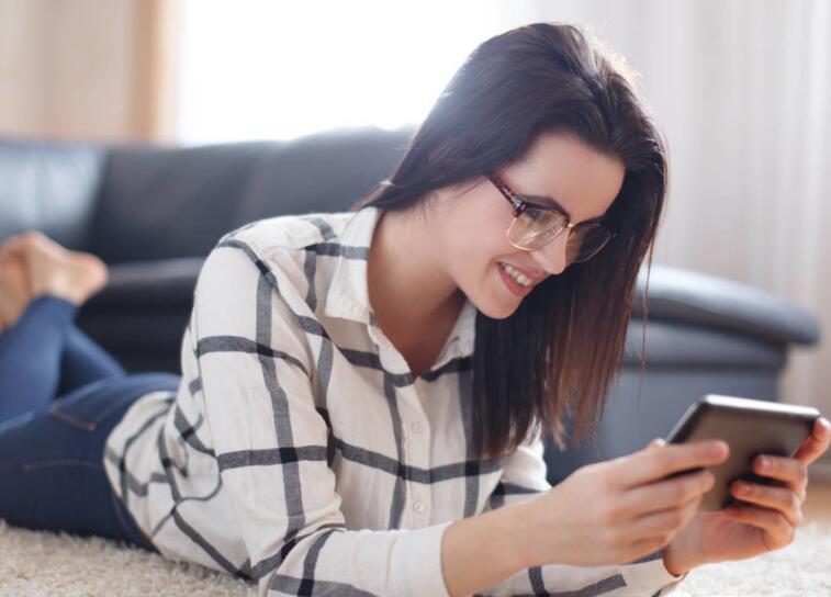 赞美懂生活的女人的句子文案