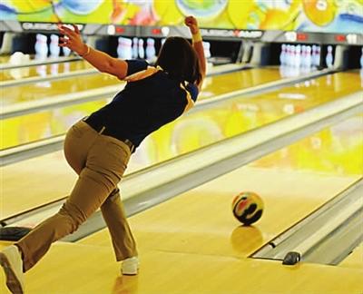 打保龄球的句子文案
