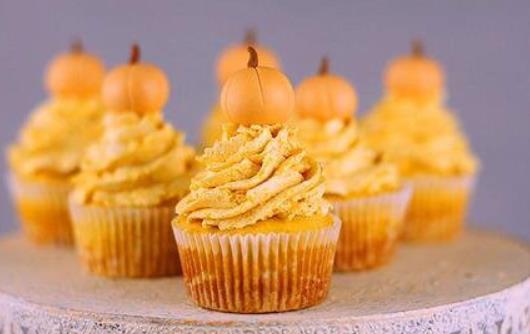 在一起八个月适合发朋友圈的