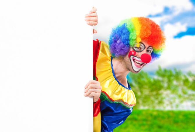 描写小丑的句子文案