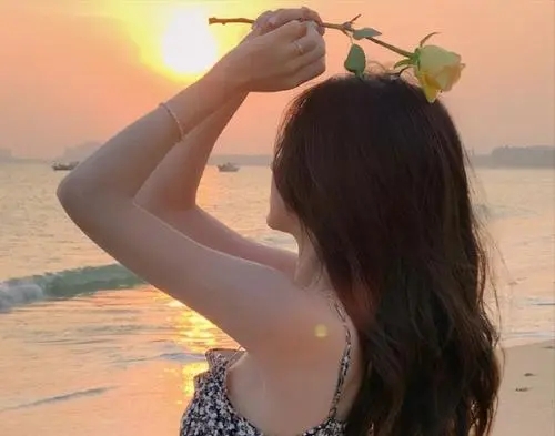 无聊发自拍照的说说文案简单点