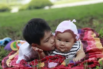 有一种陪伴叫手足语录文案