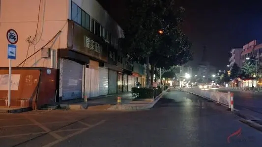 街上冷清清的街道说说文案