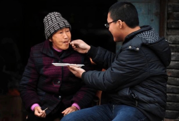 孝顺老人的经典句子文案