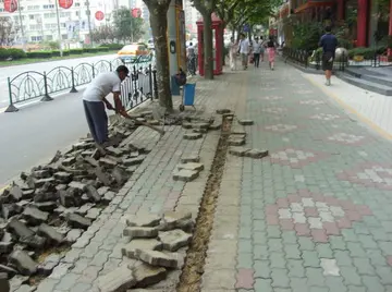 店门口修路的说说文案