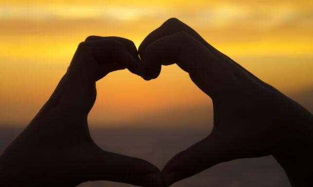 表白女生的情话文案200字