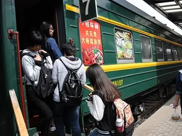 坐绿皮火车的感受说说文案