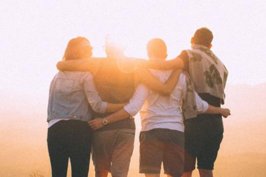 形容朋友珍惜不容易的诗句文案