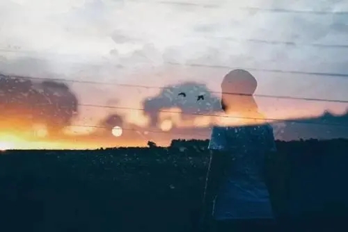 想家又不能回家的说说文案