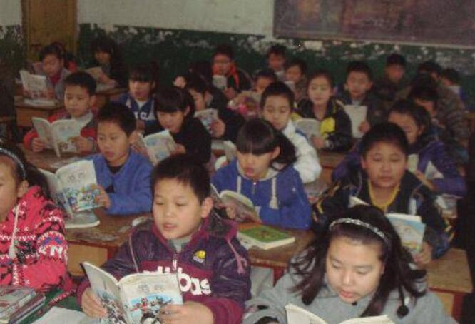 形容学生晨读的诗句文案