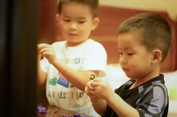 有一种陪伴叫手足语录文案