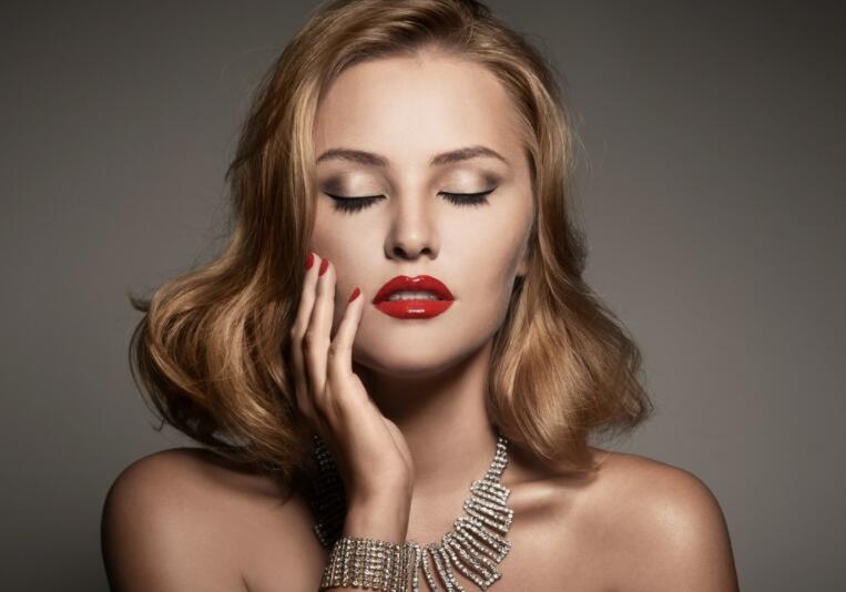 赞美懂生活的女人的句子文案