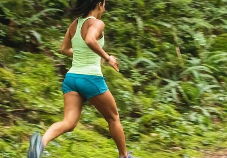 刚跑完步发朋友圈的文案