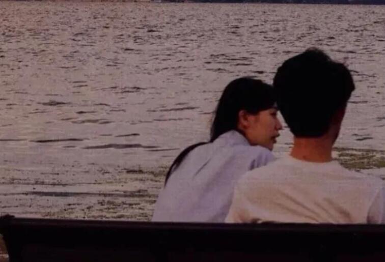 表达挽留爱情的句子文案