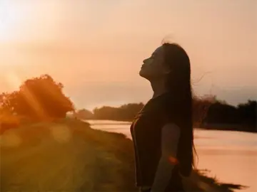 家里长辈去世朋友圈