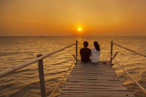 情侣一起看海的句子文案