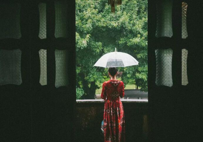 形容女人年轻不老句子文案