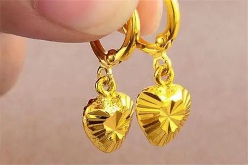 黄金耳钉寓意唯美的句子文案简短