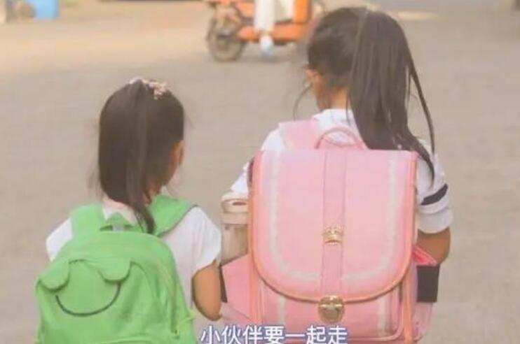 抖音闺蜜一人一段话