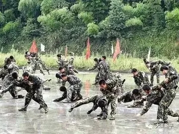 当兵把青春献给祖国的句子文案