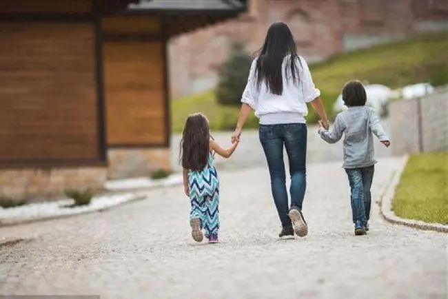 晒老婆孩子的句子文案简短