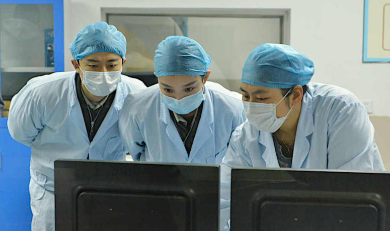 描写公益大爱的诗句文案