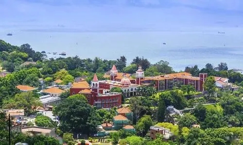 描写鼓浪屿一句话