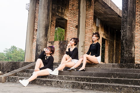 讽刺人把钱看得太重的句子文案