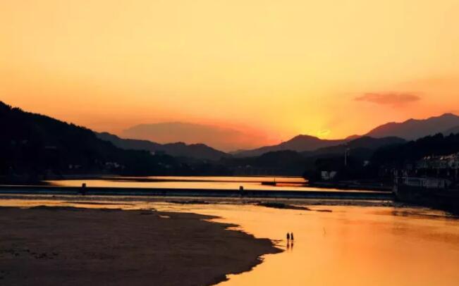 描写黄昏的诗句文案