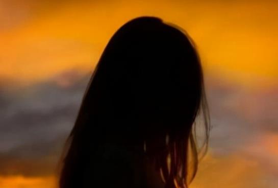 被爱情伤到心痛的句子文案