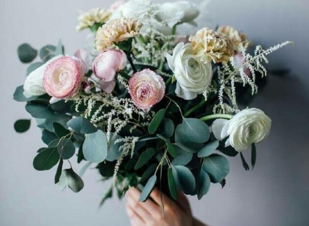 买一束花送给自己的说说文案