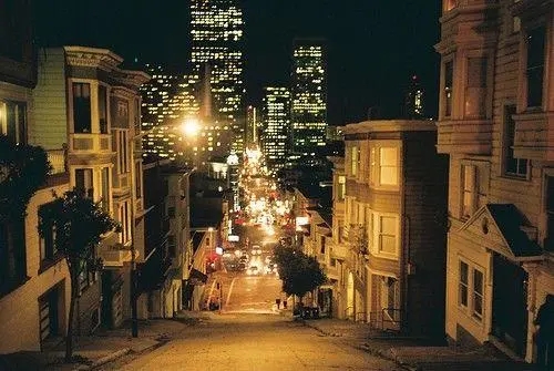 陌生的城市说说文案简短