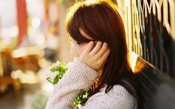 女人最无助的时候句子文案