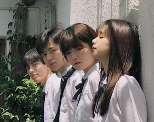 描写青春的优美句子文案