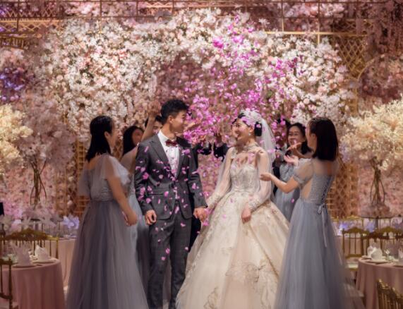 闺蜜订婚祝福语短句