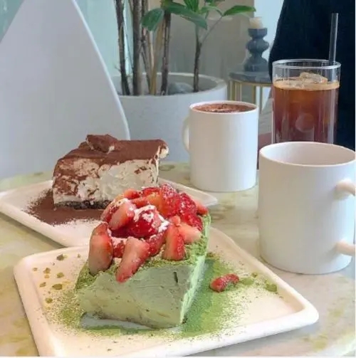 发一个吃甜品的说说文案