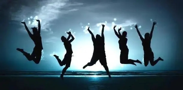 赞美年轻人奋斗的句子文案