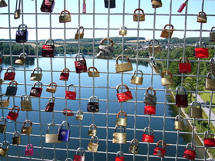 外表高冷的朋友圈说说文案