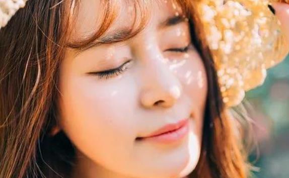 致爱笑的自己说说文案