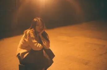 女人一定学会安静独处的句子文案