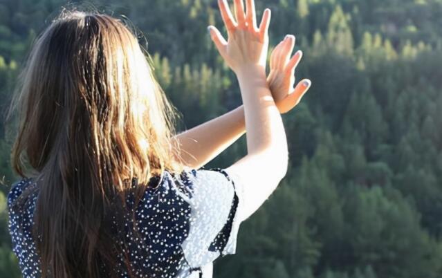 对生活无奈心累的句子文案