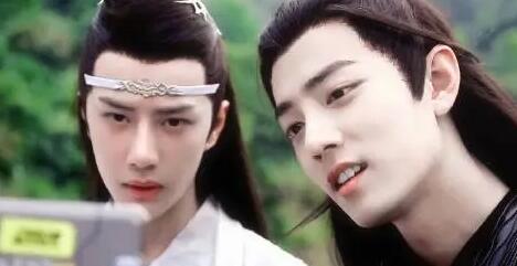 博君一笑名句文案