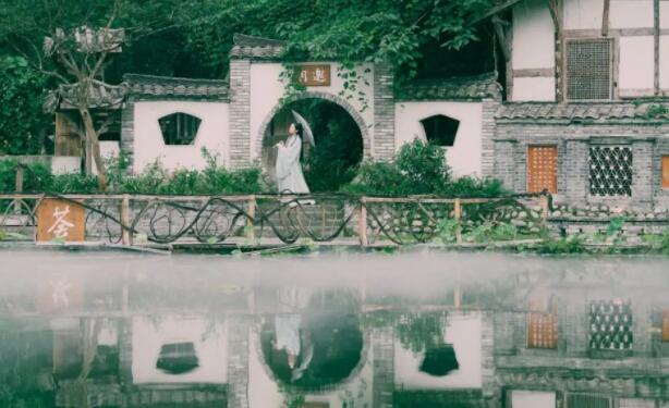 下雨的唯美诗句文案